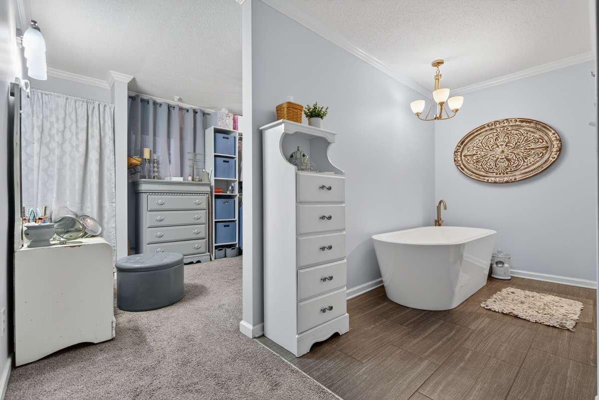 Primary Bath/Closet