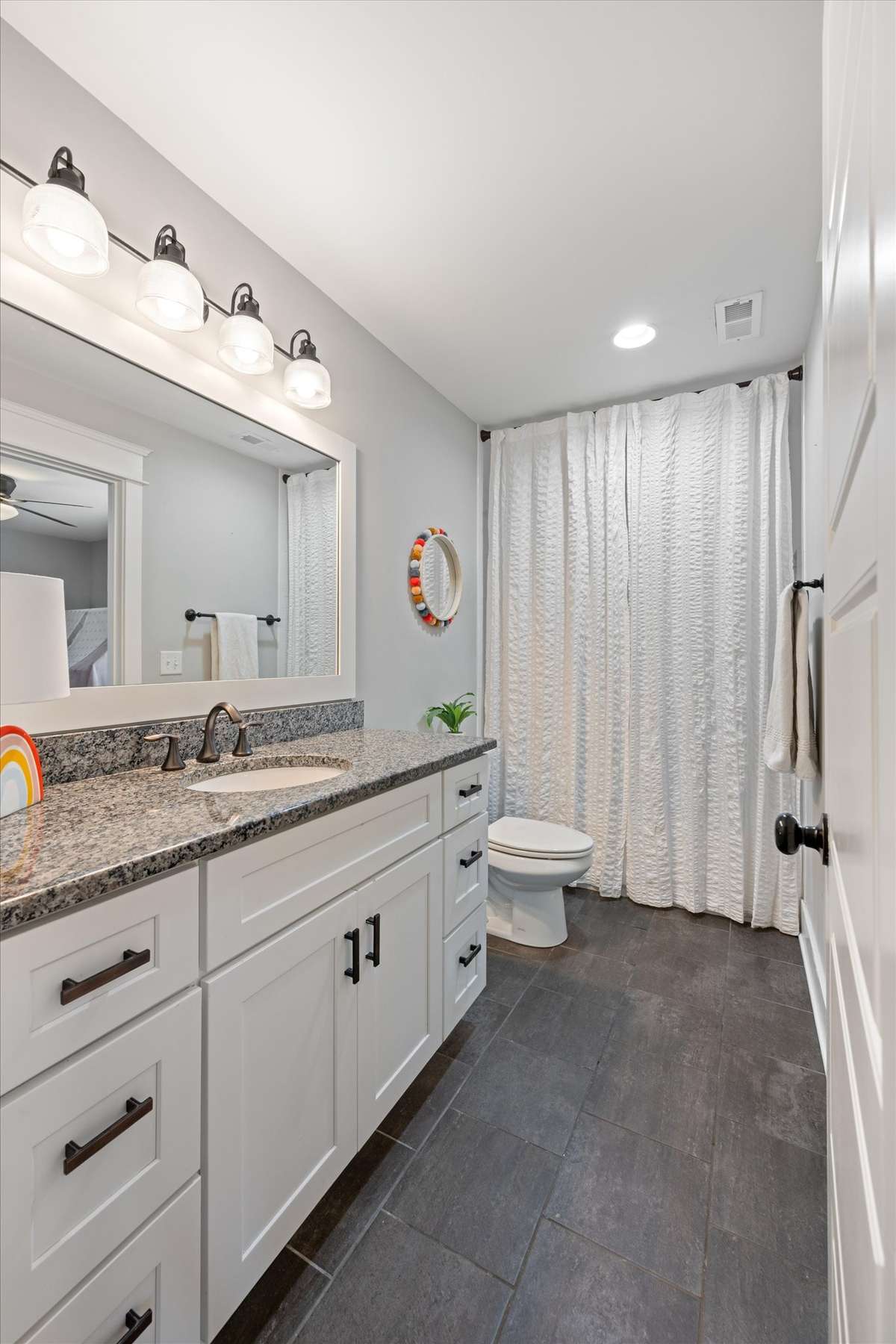 guest bathroom (jack and Jill)