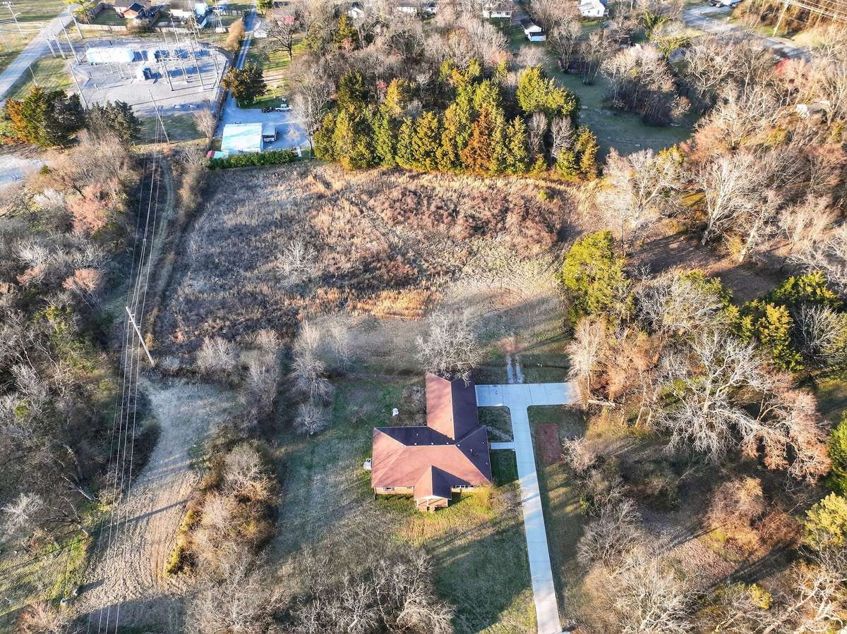 Cul-de-sac lot with lots of room between neighbors
