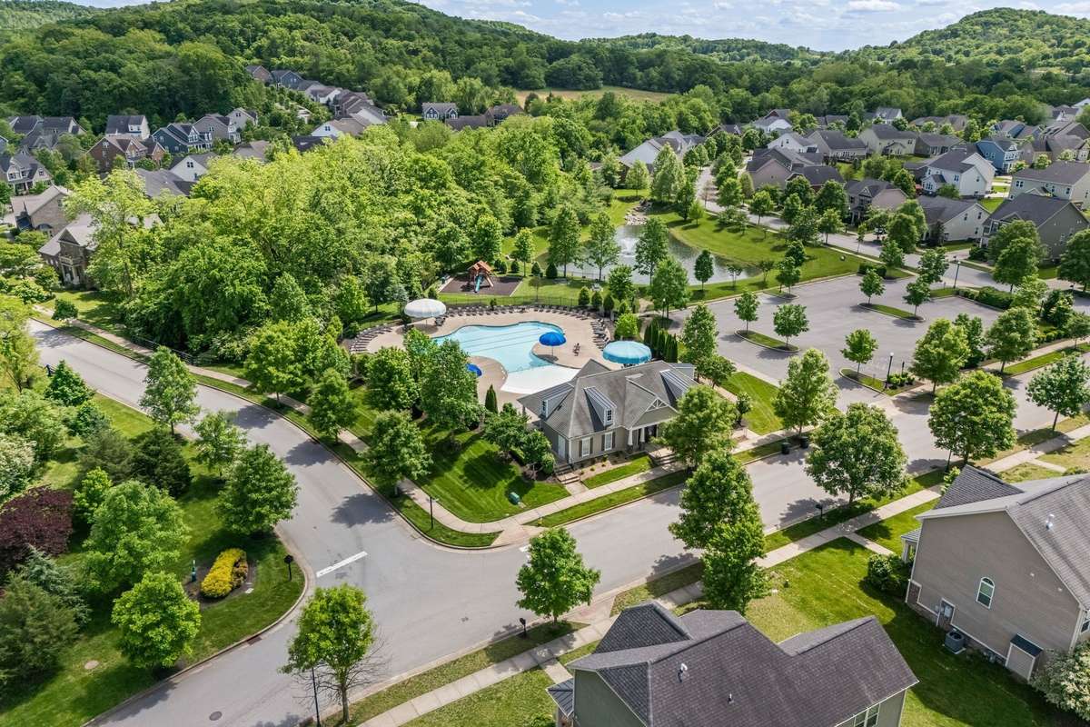 Stream Valley in Franklin, TN, features several community amenities, including a swimming pool, walking trails and playgrounds.