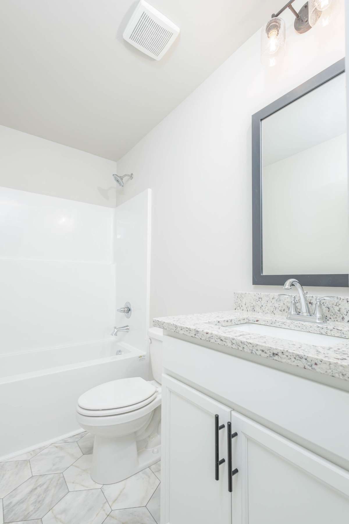 REPRESENTATION ONLY | PHOTOS FROM A PREVIOUSLY BUILT HOME OF THE SAME FLOOR PLAN