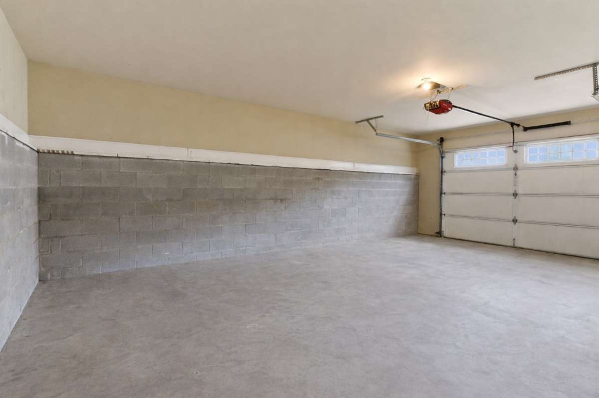 Edited to remove minor debris from floor
