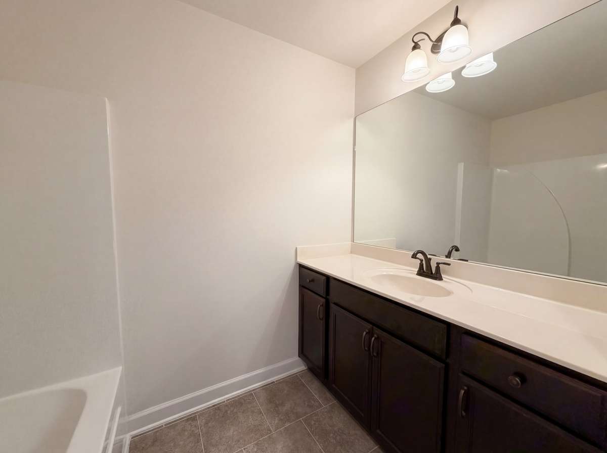 2nd floor with full bath