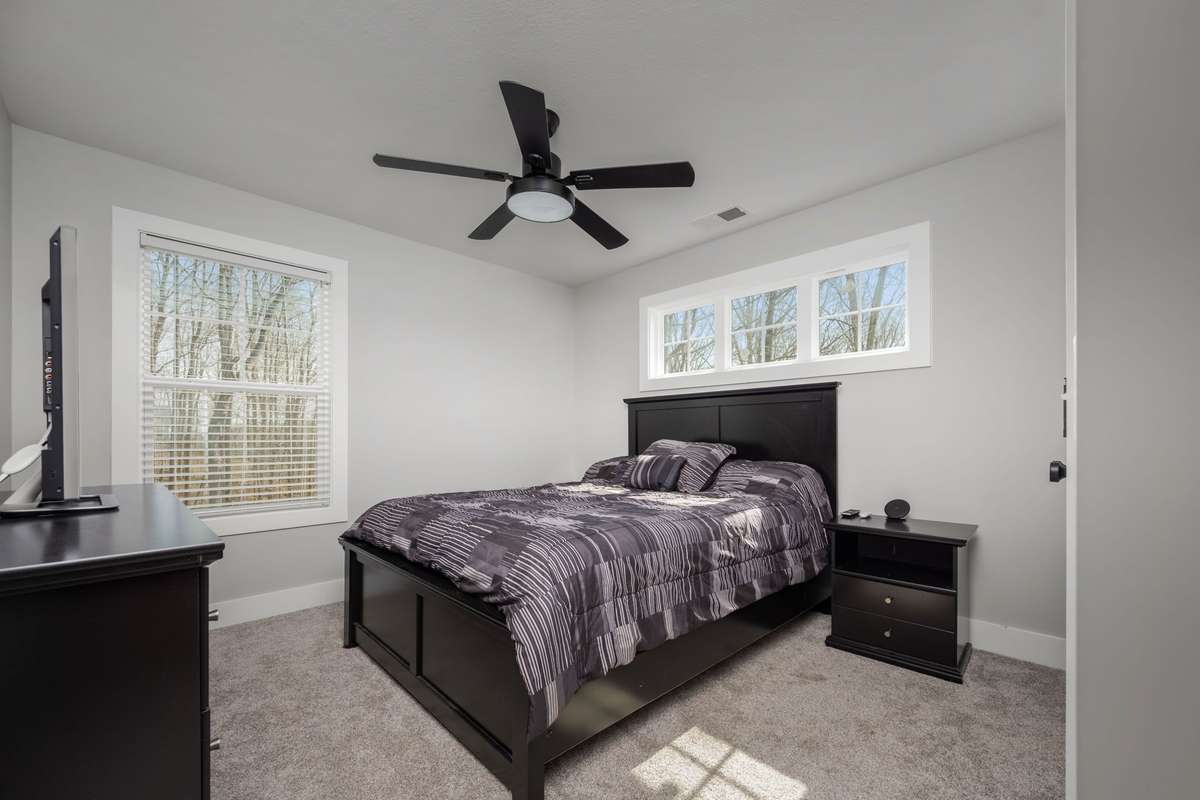 Another bedroom that can be a guest room, or more.