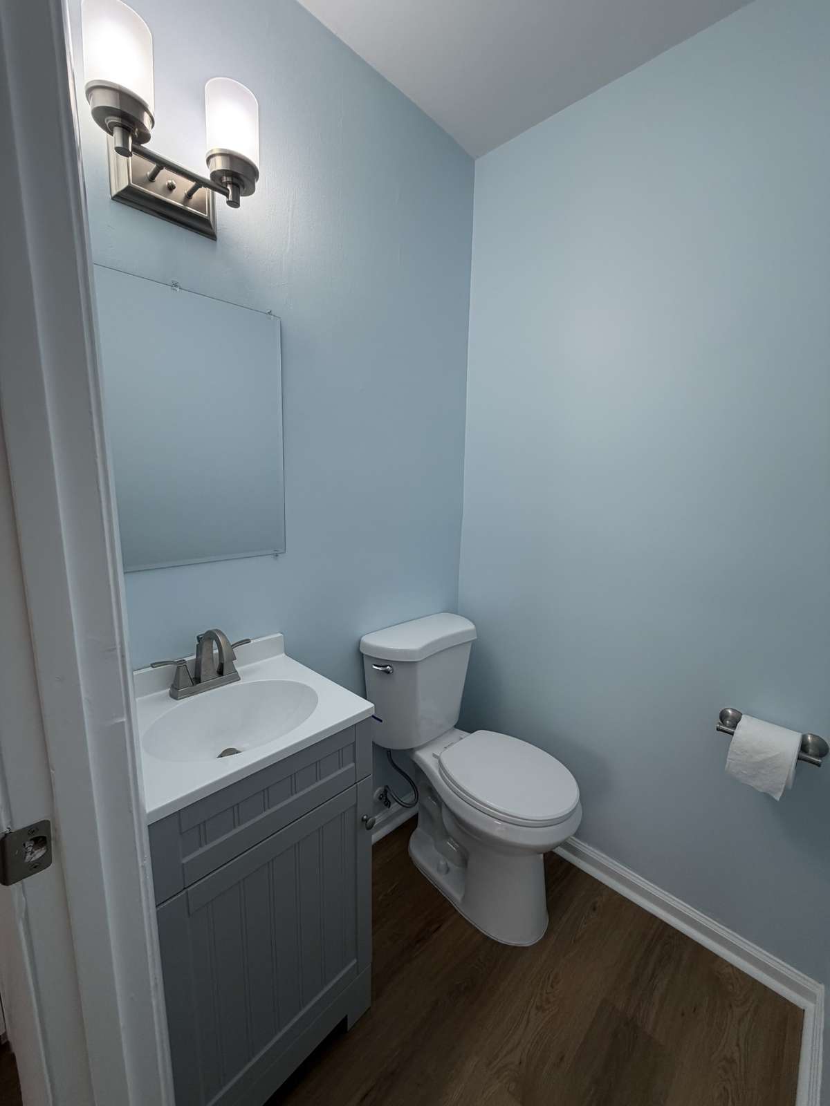 1st floor half bathroom