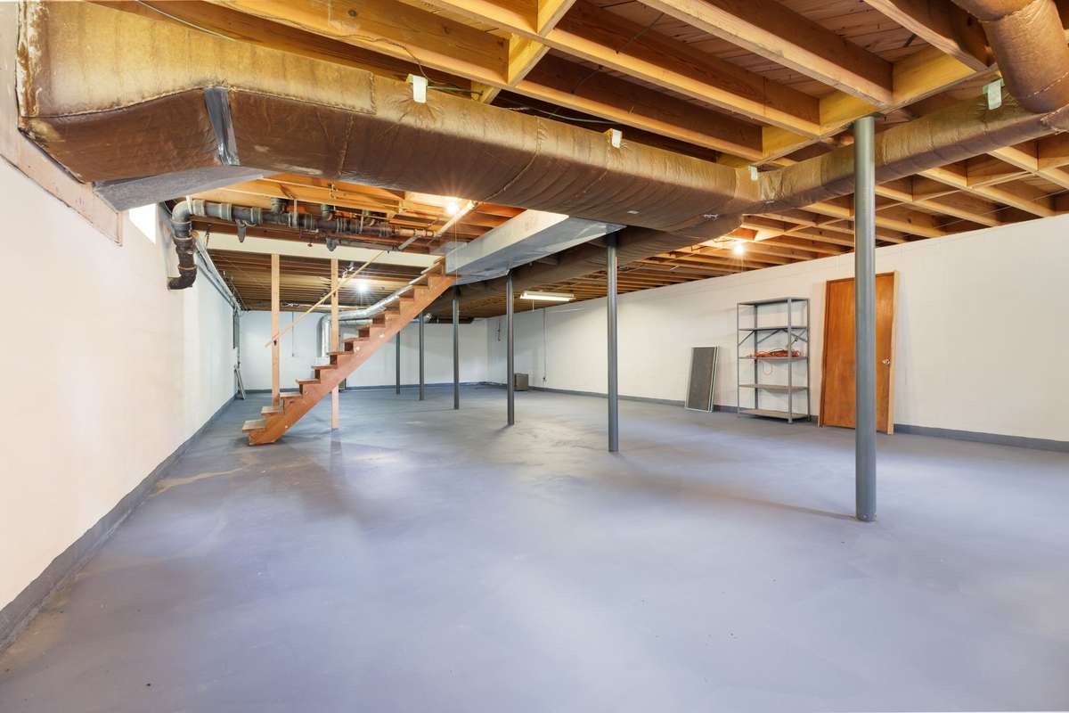 FULL unfinished basement, make it whatever you want!