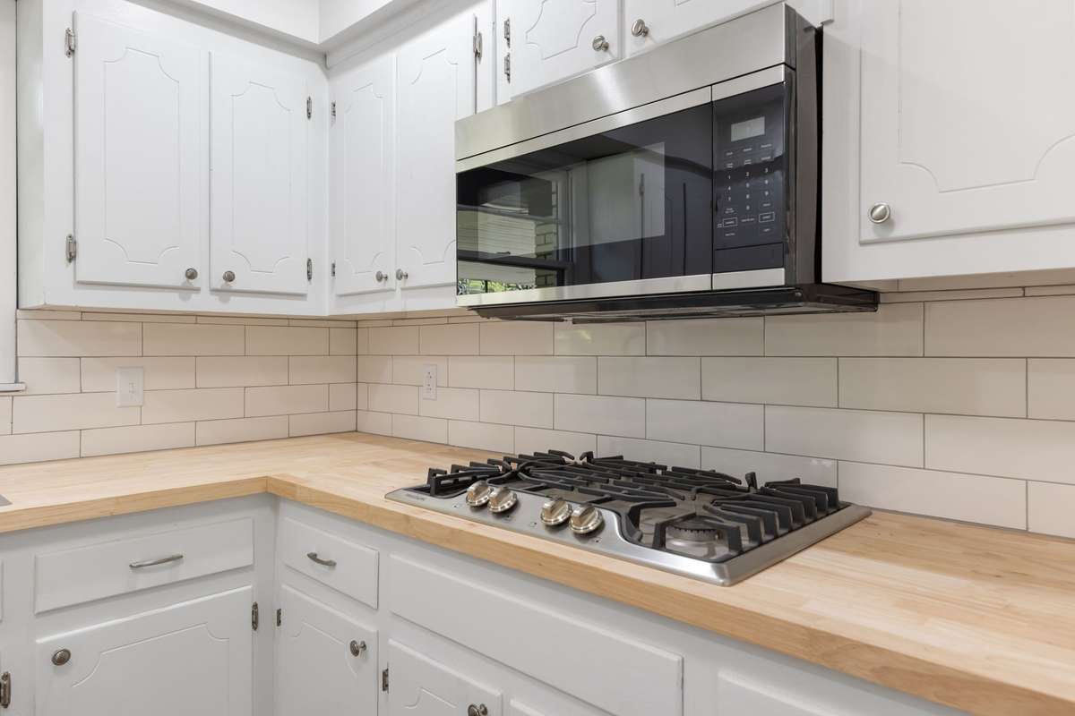 Gas stove top
