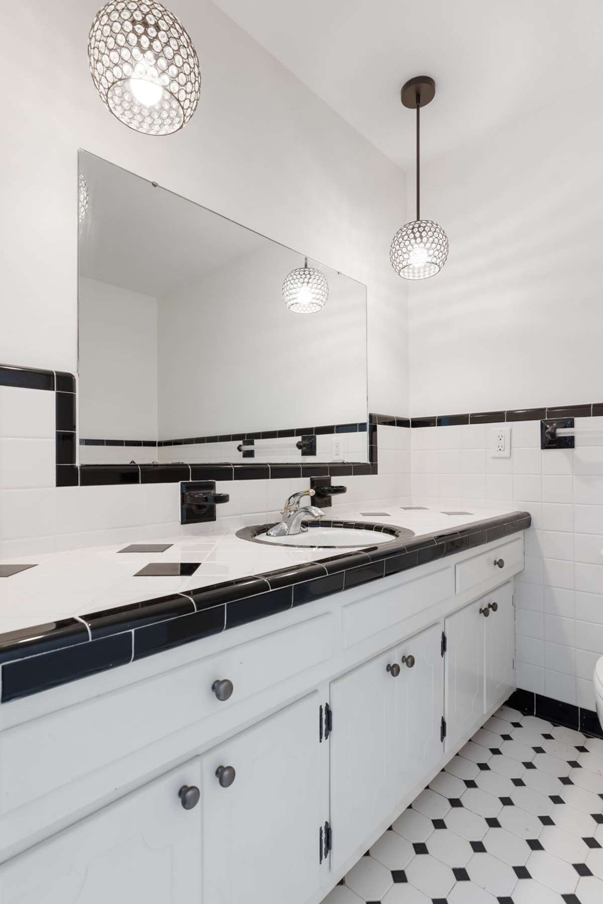 Updated lighting and a shower/tub combo