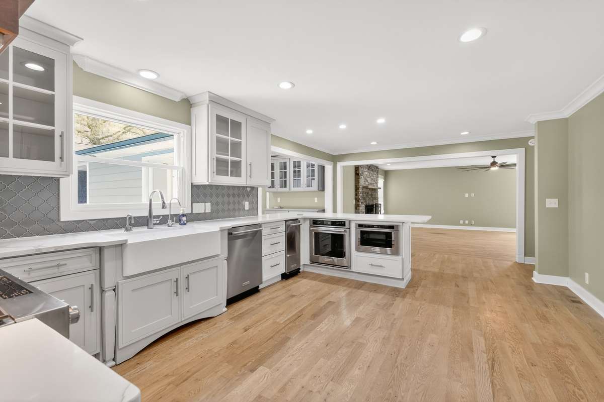 OPEN FLOORPLAN