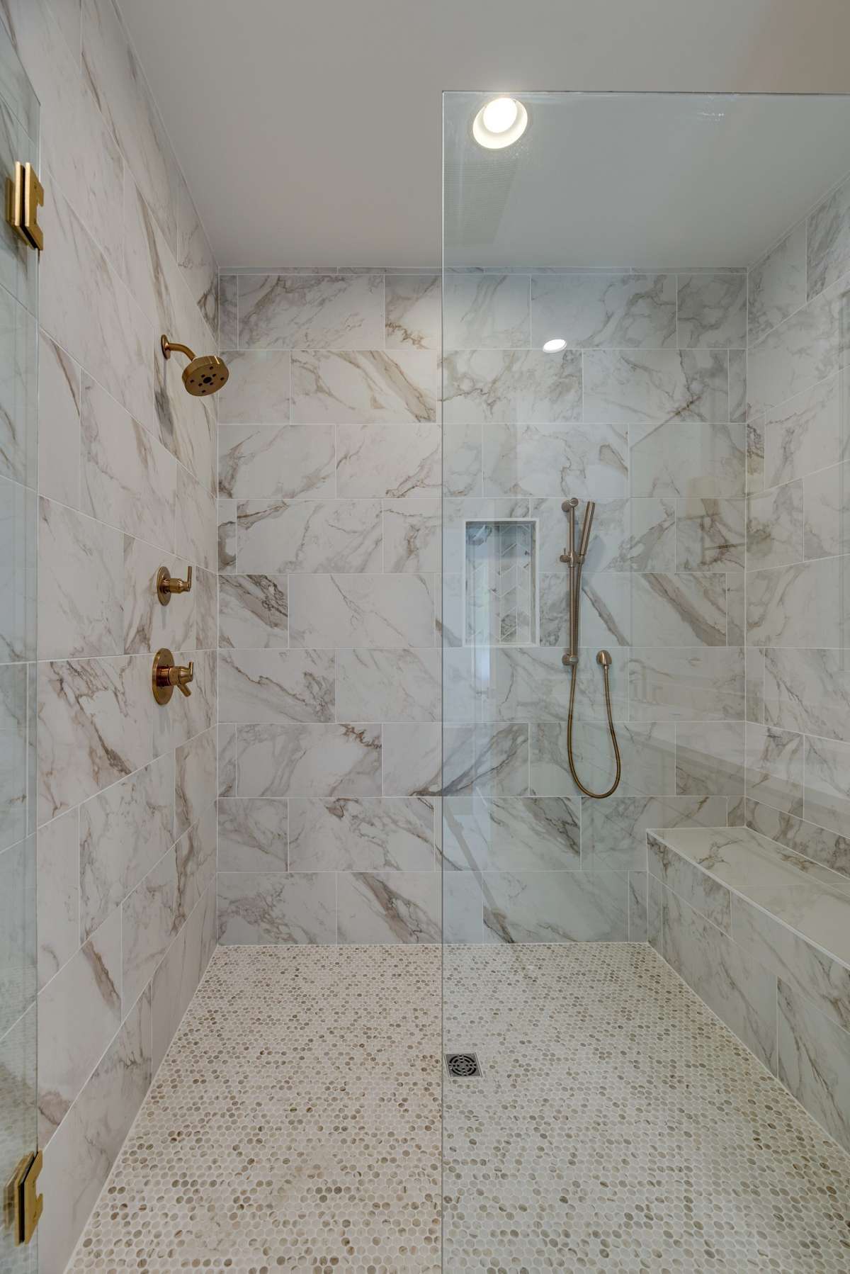 Photos of similar unit.
