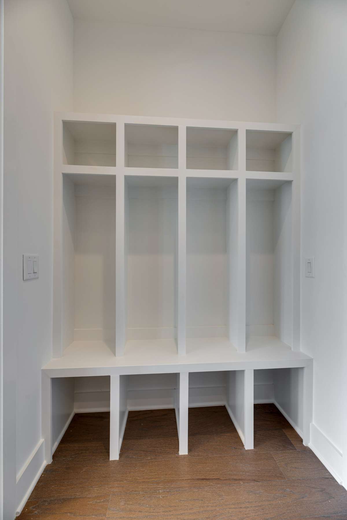 Photos of similar unit.