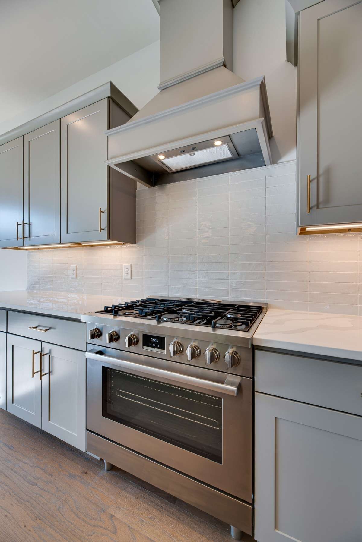 Photos of similar unit.