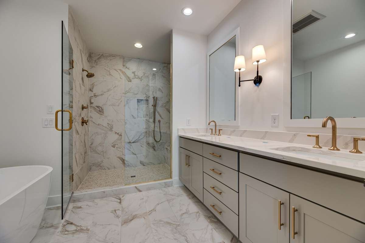 Photos of similar unit.