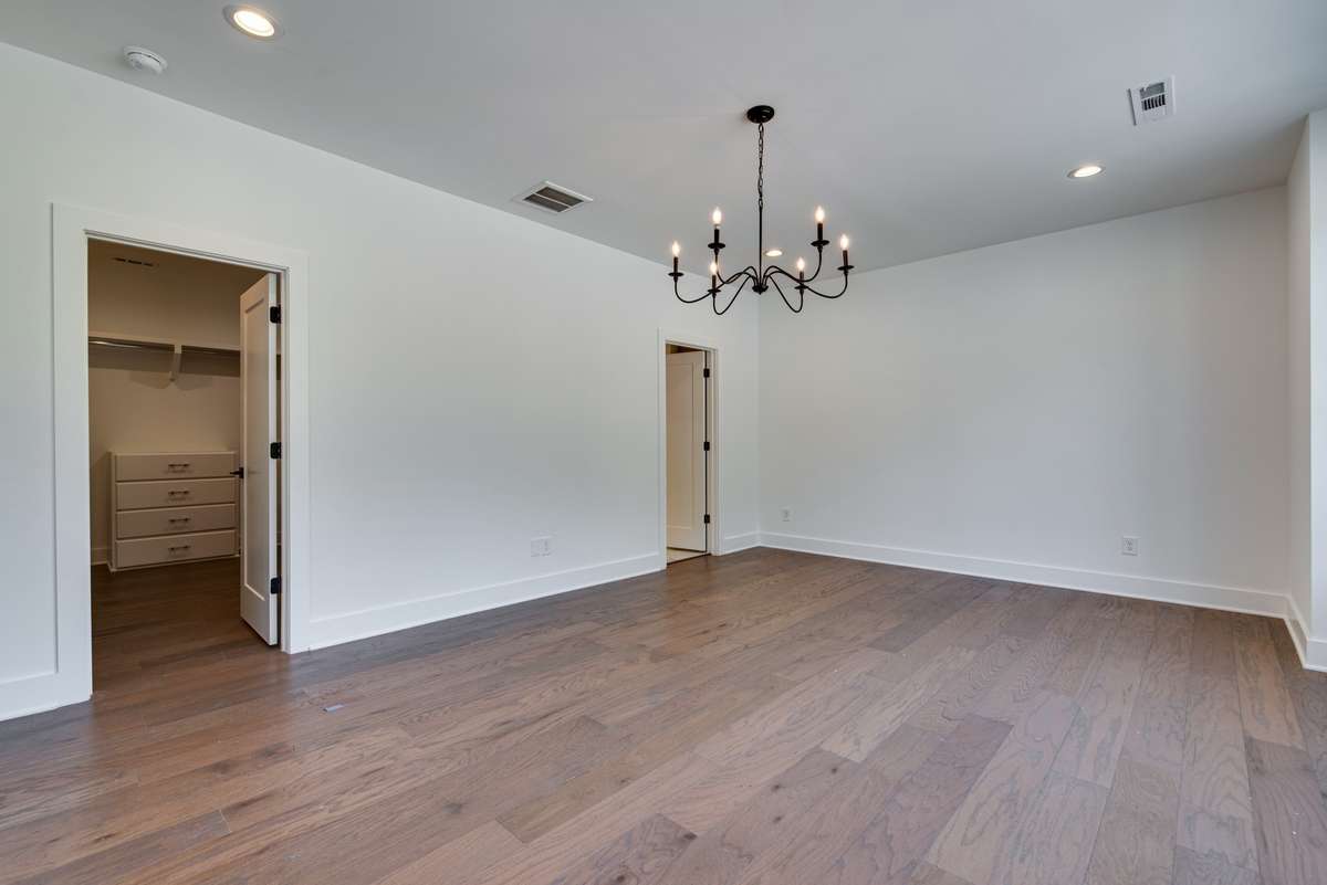 Photos of similar unit.