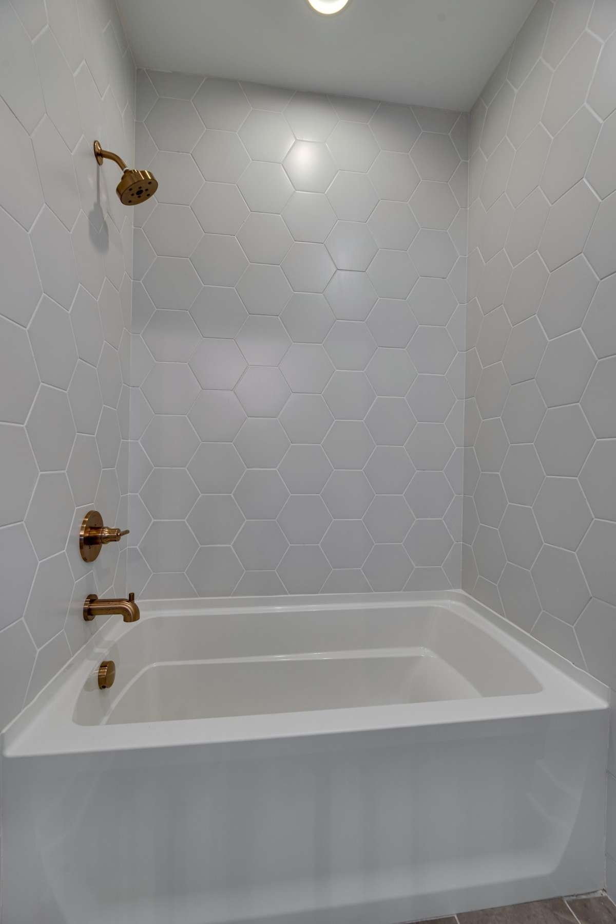 Photos of similar unit.