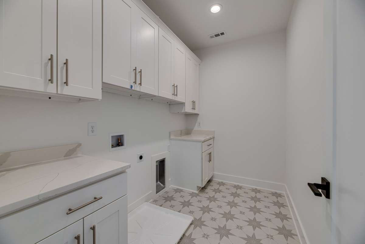 Photos of similar unit.