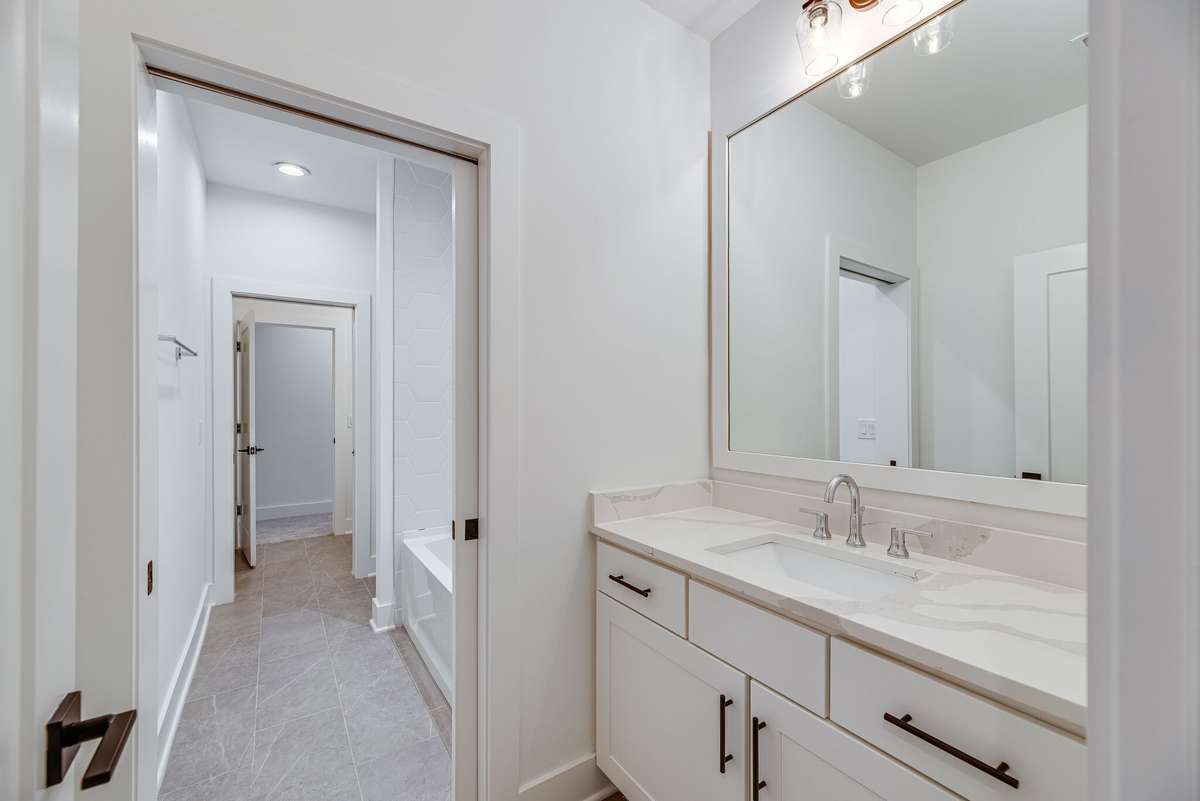 Photo of similar floor plan.
