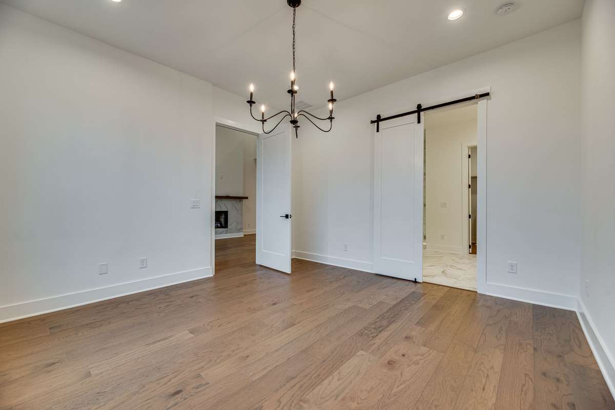 Photo of similar floor plan.