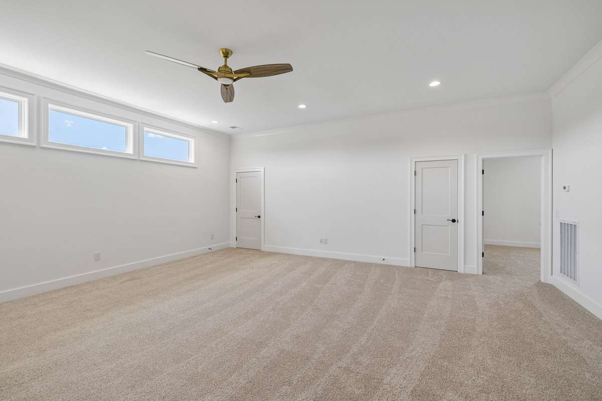 Large Bonus Room