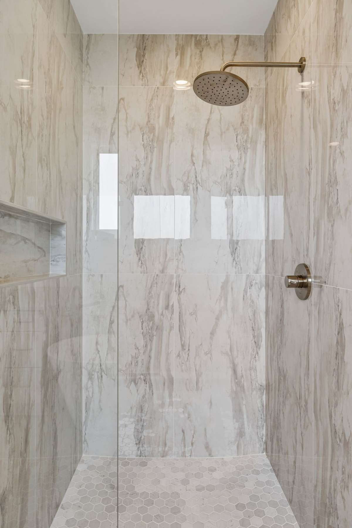 Look at that shower!!