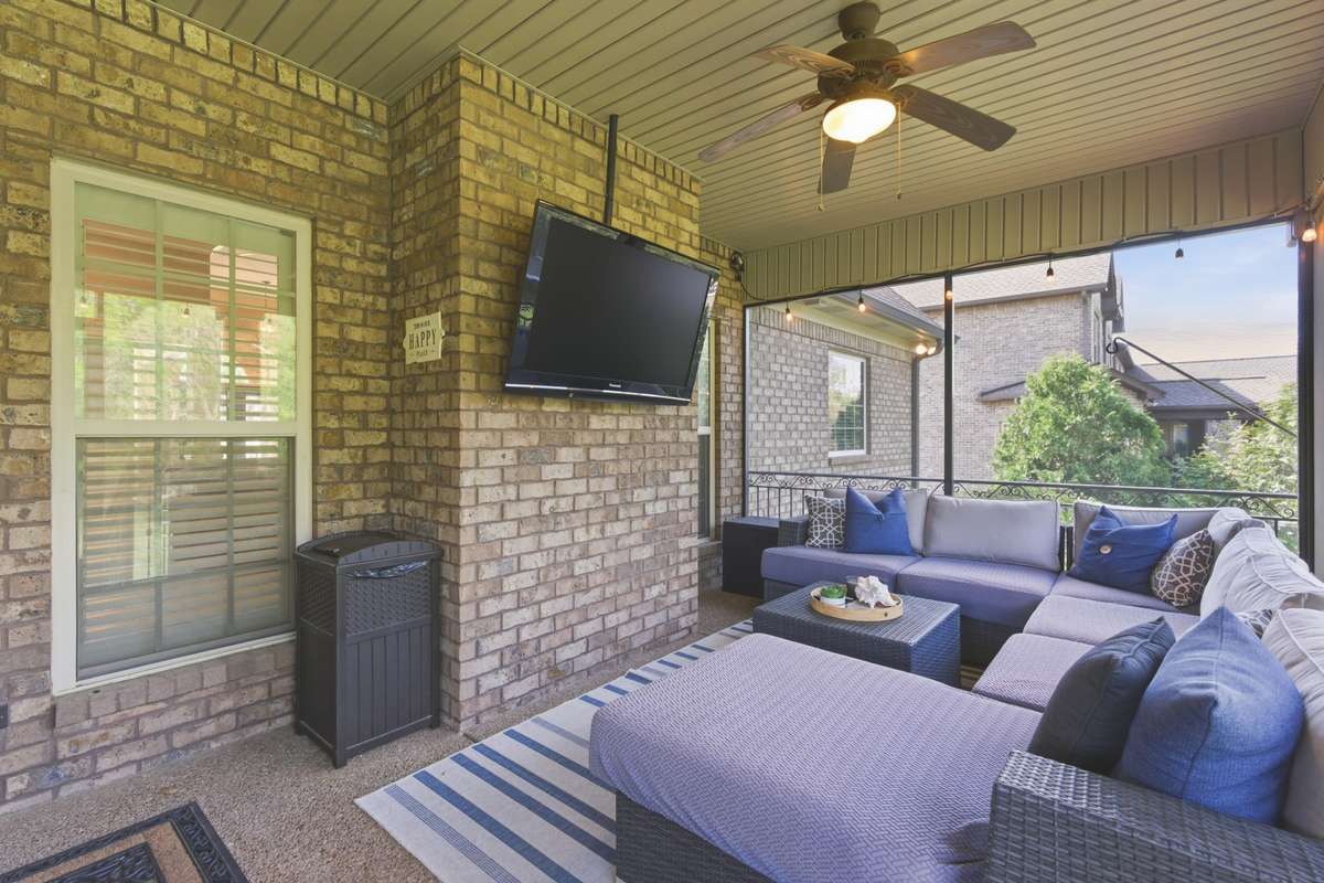 The screened back porch is amazing!!!
