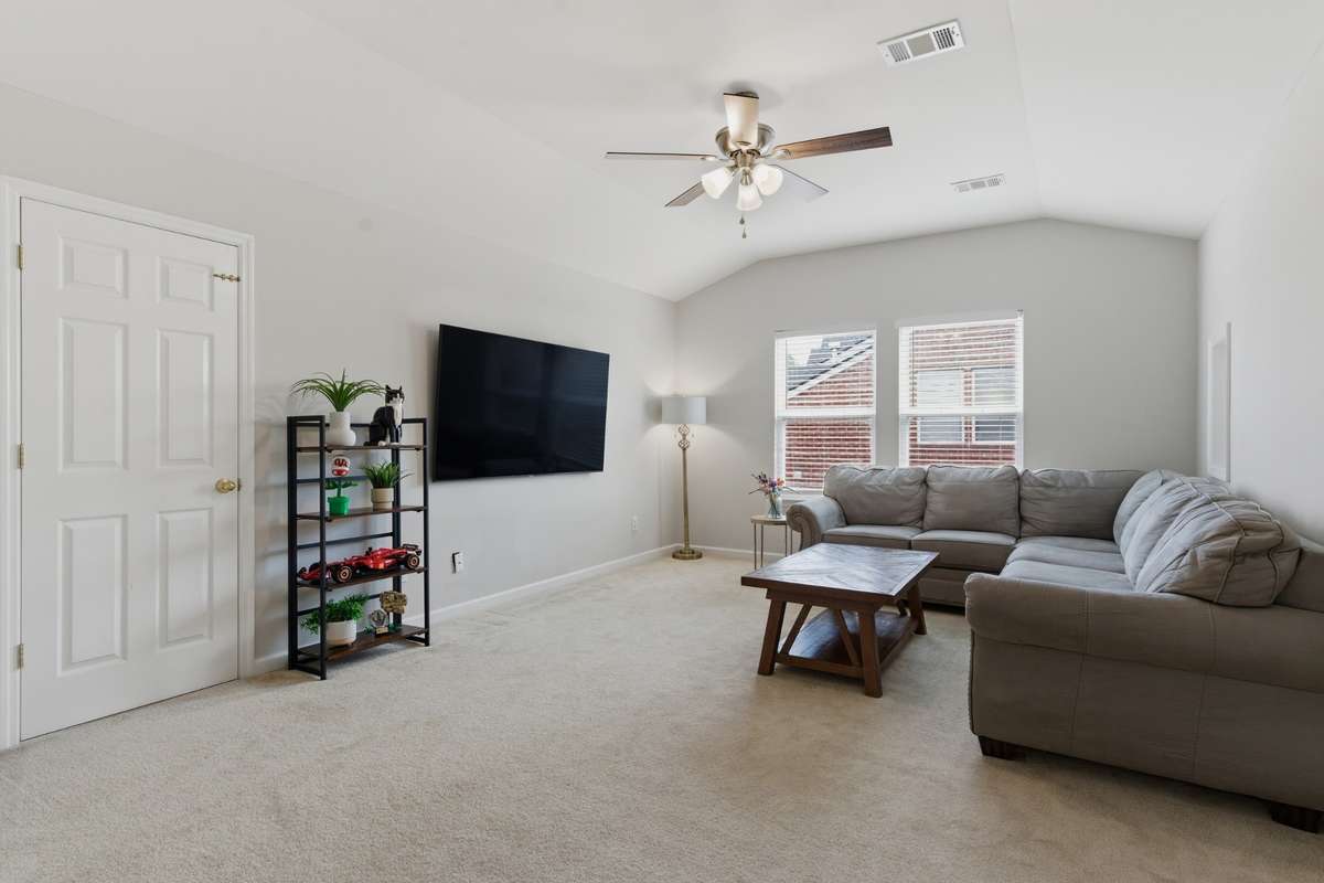 2nd level bonus room with generous storage closet