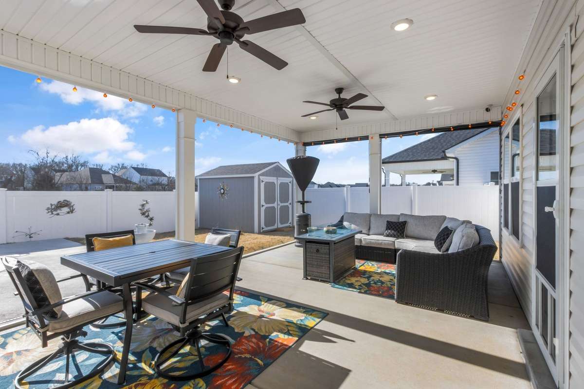 Fully Screened In Patio with full visibility!!