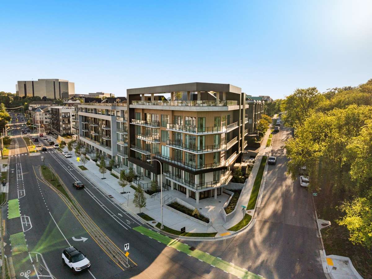 Tucked away from the coveted West End Avenue and adjacent to Nashville's esteemed Centennial Park, Athena is a modern luxury condominium community equipped to deliver its residents a lifestyle that is both effortless and indulgent.