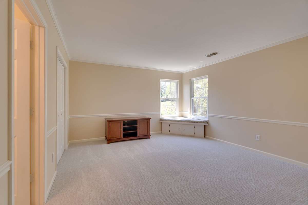 3rd Br with window seat