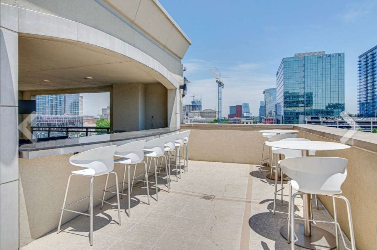 Bar and eating area all with stunning views!