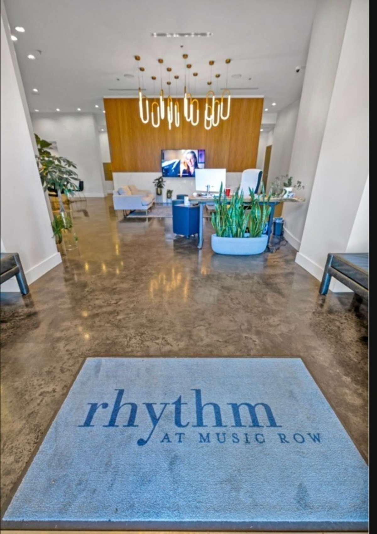 You and your guests are welcomed into the newly renovated stunning lobby