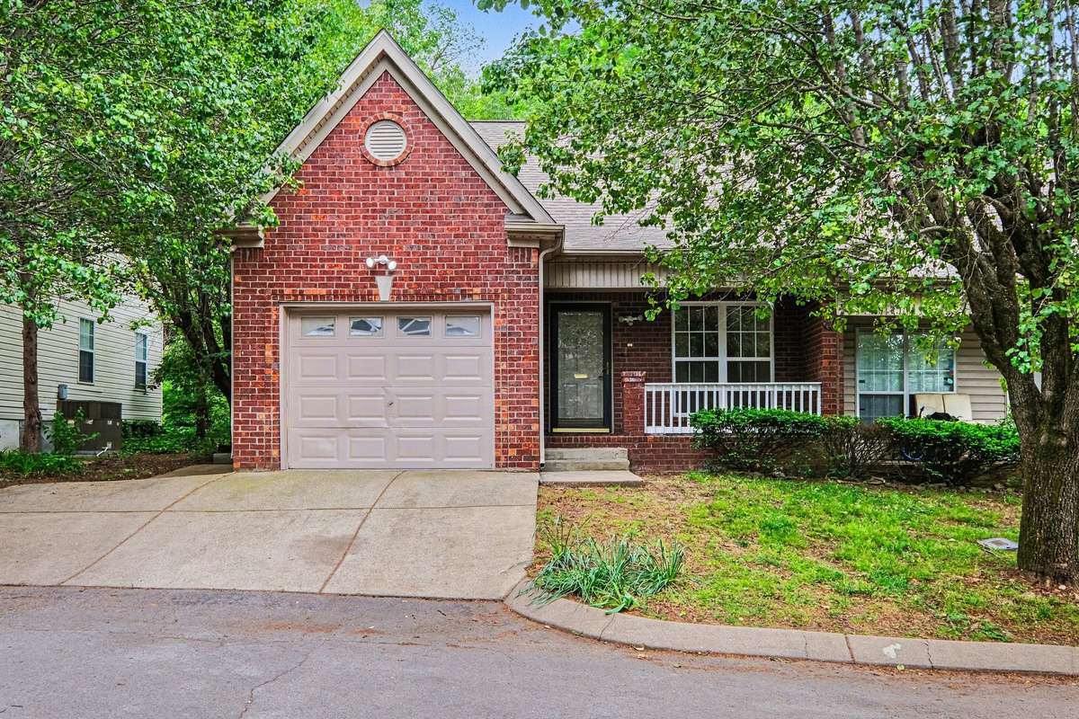 Welcome home to 4954 Edmondson Pike #12