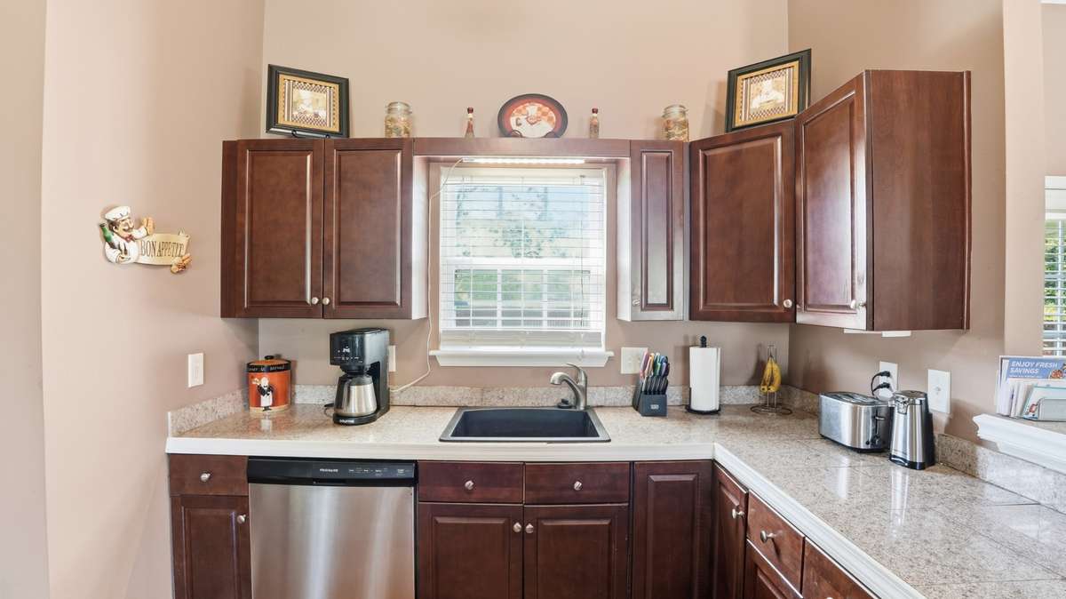 Kitchen w/ stainless appliances