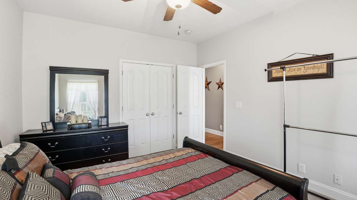 2nd bedroom