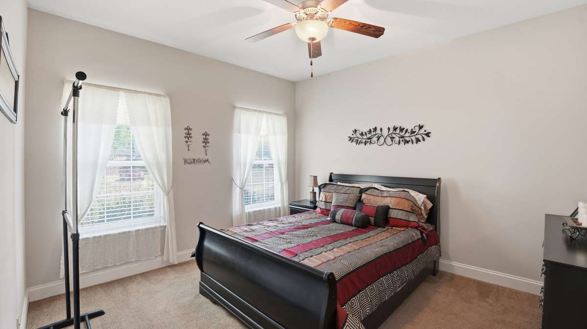 2nd bedroom