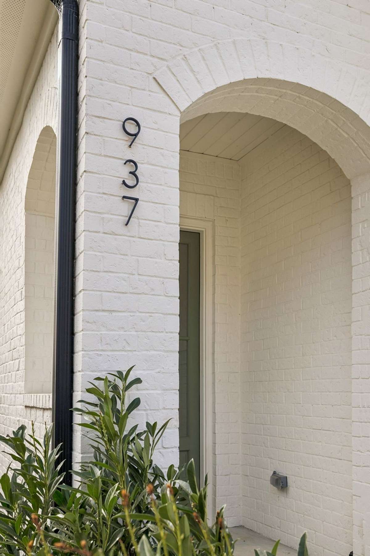 Say hello to 937 Woodmont Boulevard.
