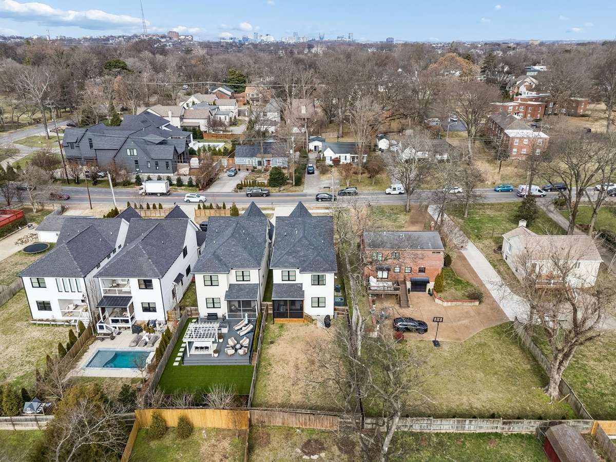 Located in the heart of it all – just moments to 12 South, Green Hills, Belmont, Lipscomb, and Berry Hill. Plus, Downtown is just 10-15 minutes away.
