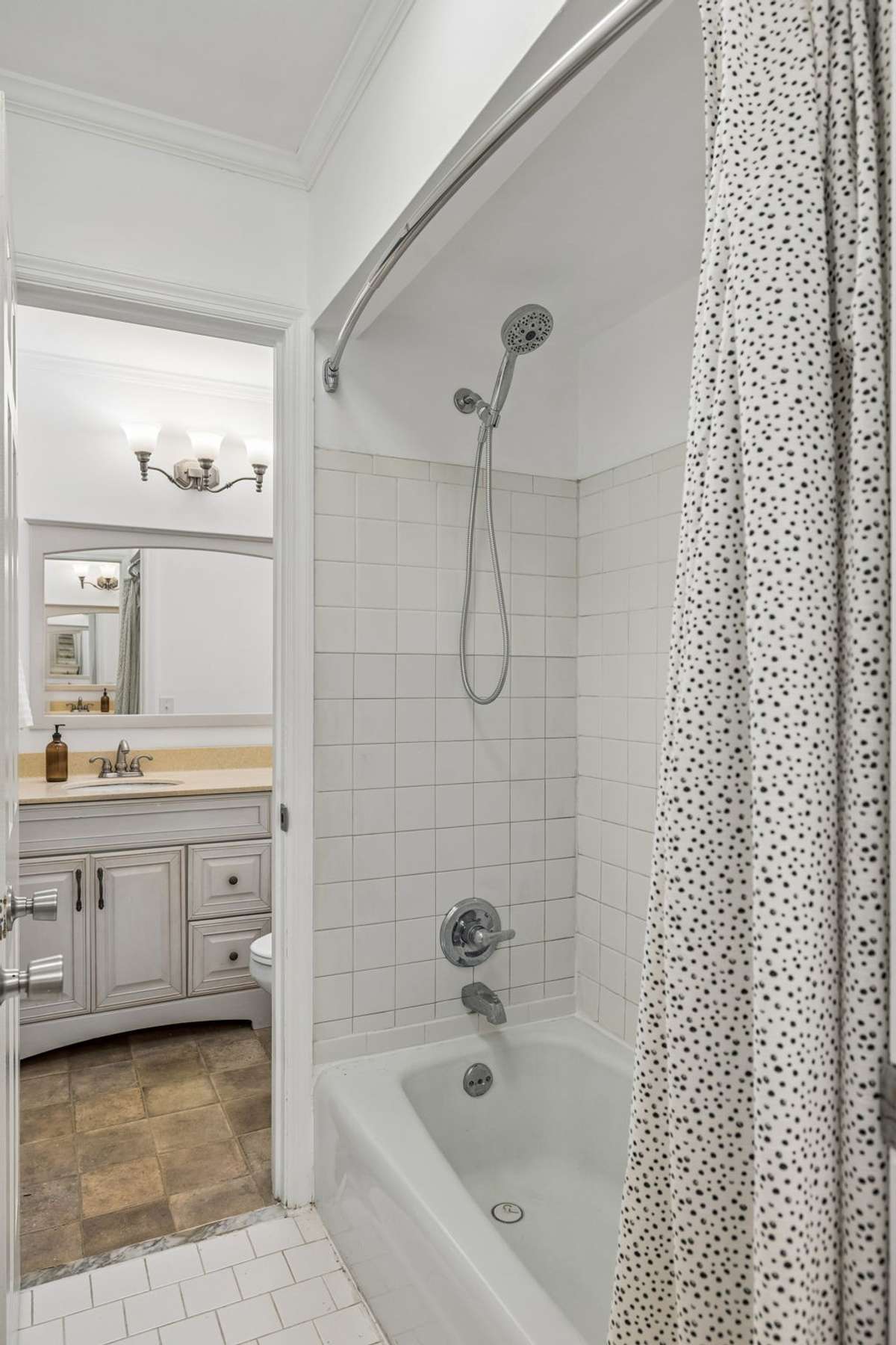 Combo bath/shower.