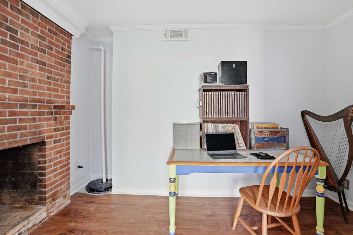 Extra large storage closet (could be used as office, workout room etc.).