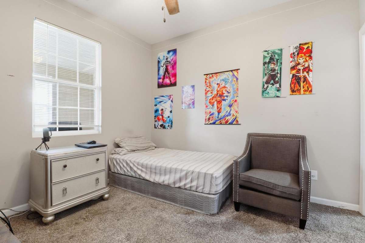 2nd Upstairs Bedroom w/bath