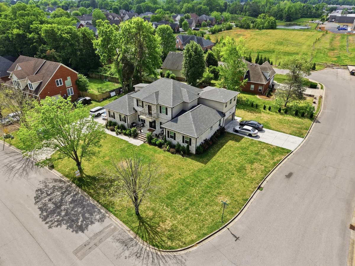 2 Driveways for extra parking