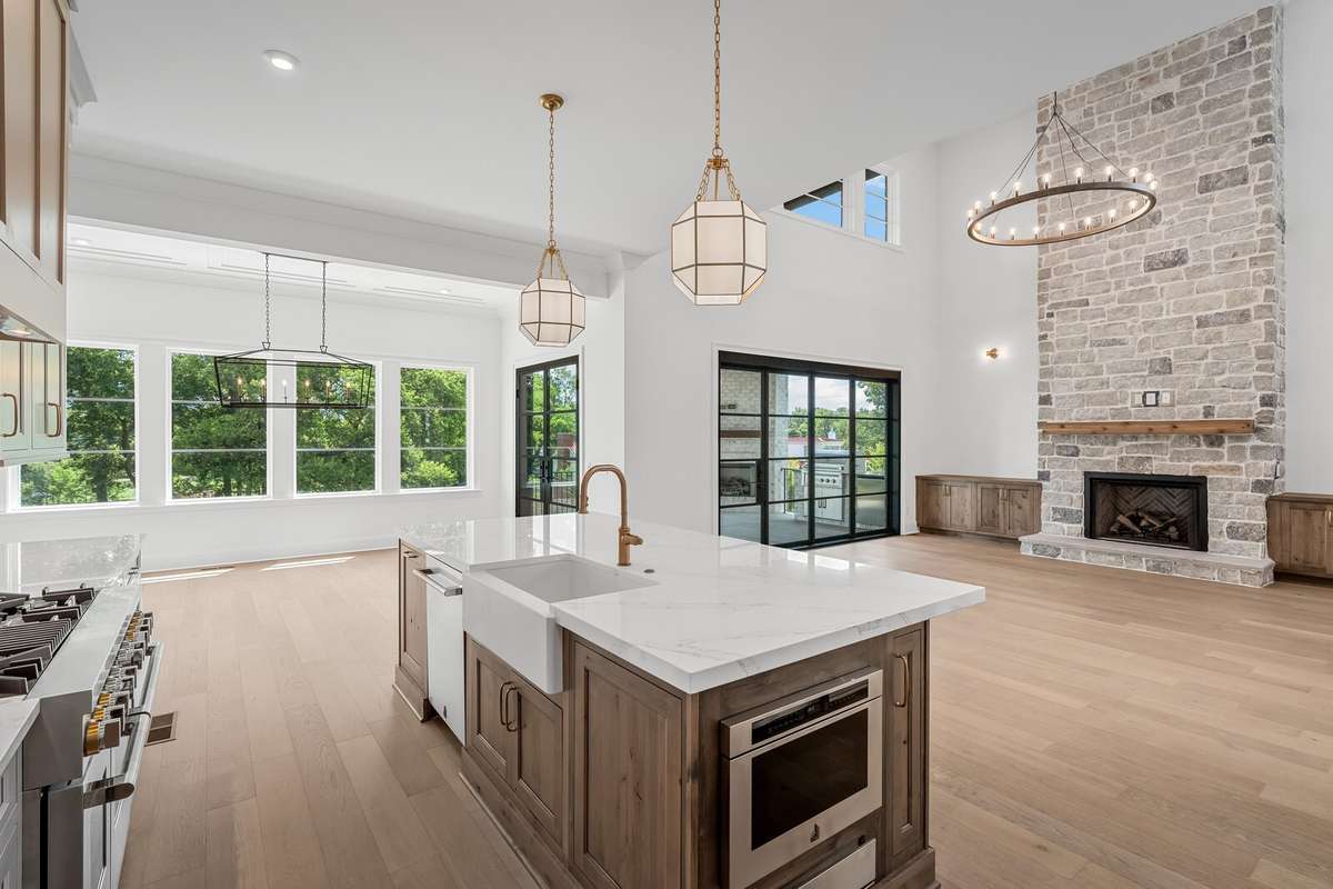 *** Photos are of a previously built Wilshire in another Drees Homes community. Standard Features and Options may vary. ***