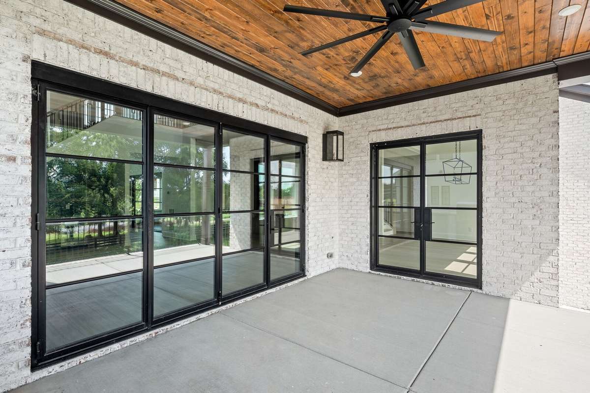*** Photos are of a previously built Wilshire in another Drees Homes community. Standard Features and Options may vary. ***