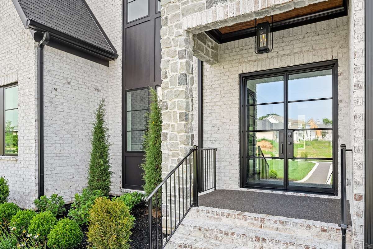 *** Photos are of a previously built Wilshire in another Drees Homes community. Standard Features and Options may vary. ***