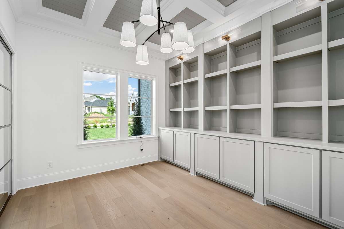 *** Photos are of a previously built Wilshire in another Drees Homes community. Standard Features and Options may vary. ***