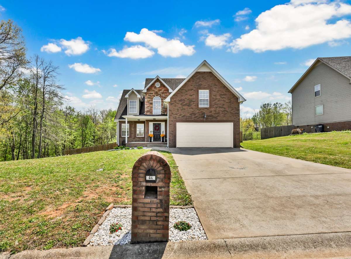 Curb appeal + beautiful views!