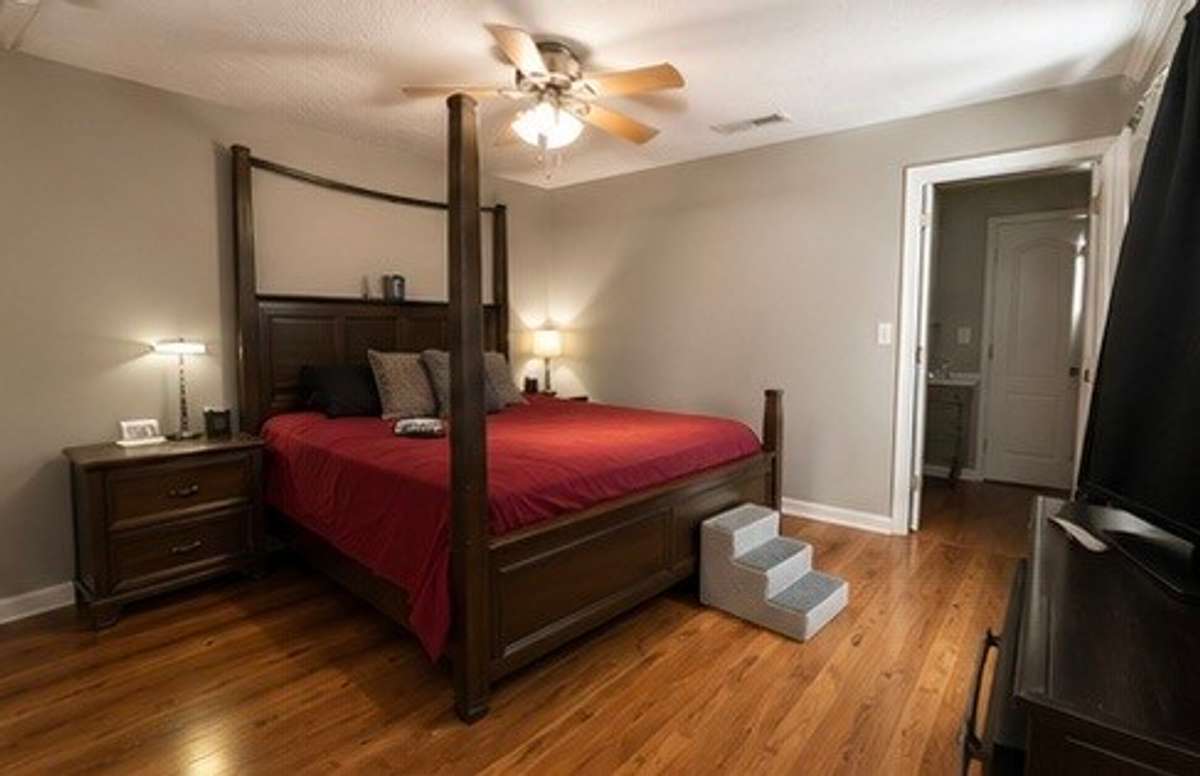 Extra large en suite primary bedroom located downstairs