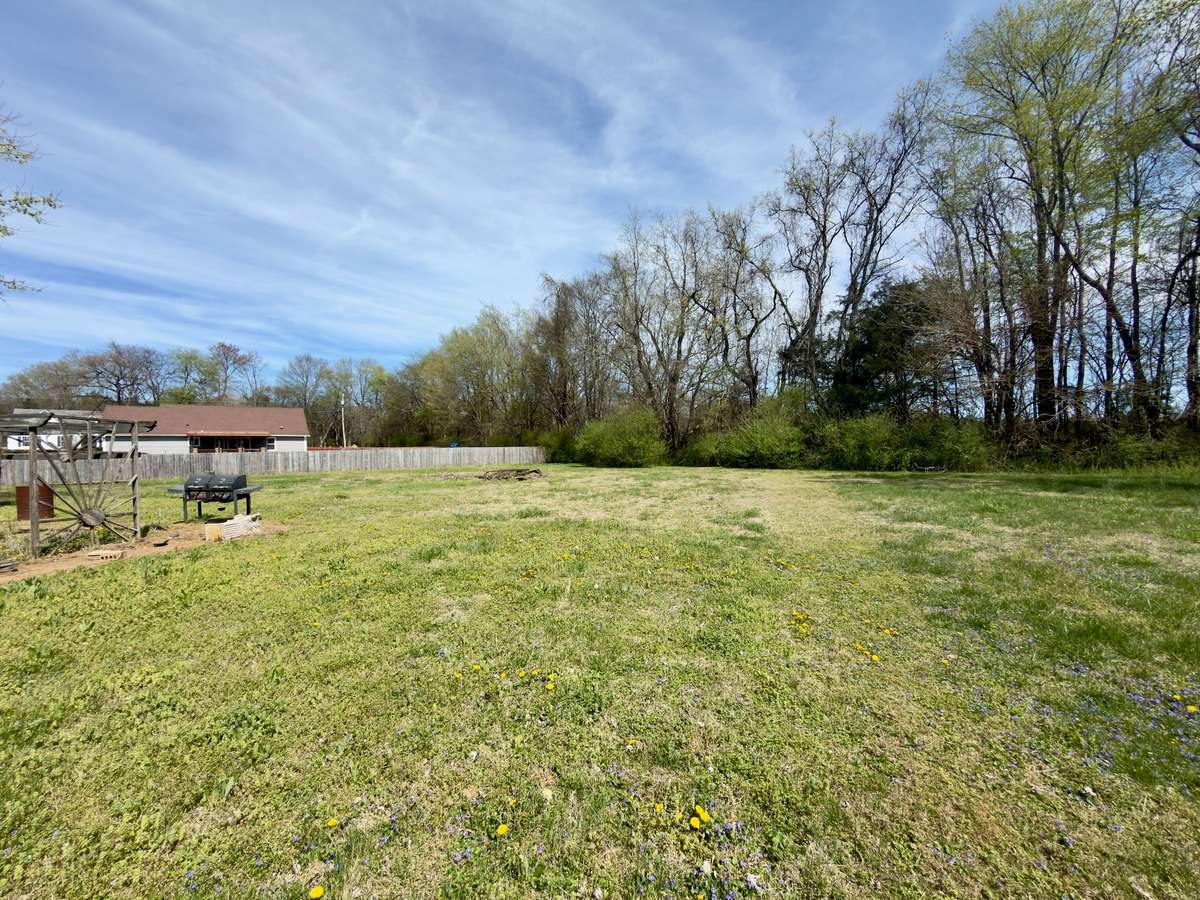 Spacious yard featuring .75 of an acre