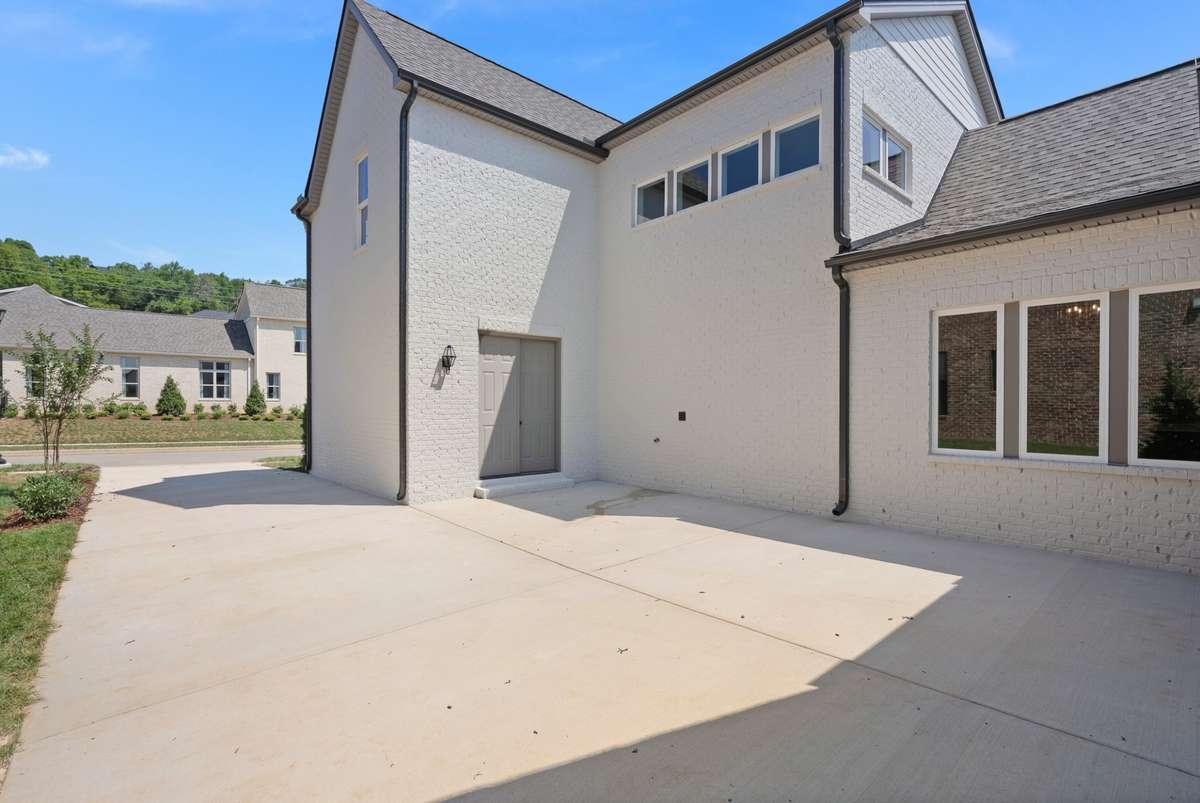 Pictures are used for marketing purposes only. Actual building and plan may vary.