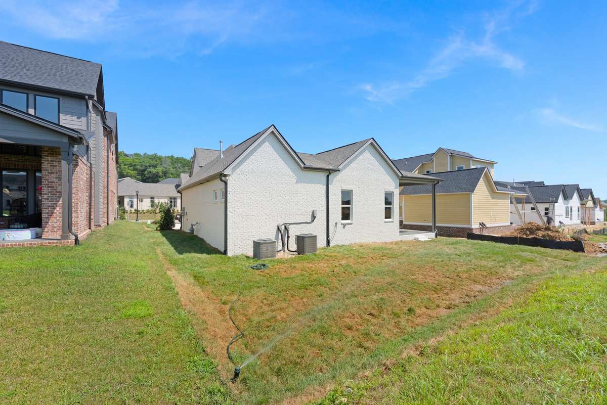Pictures are used for marketing purposes only. Actual building and plan may vary.